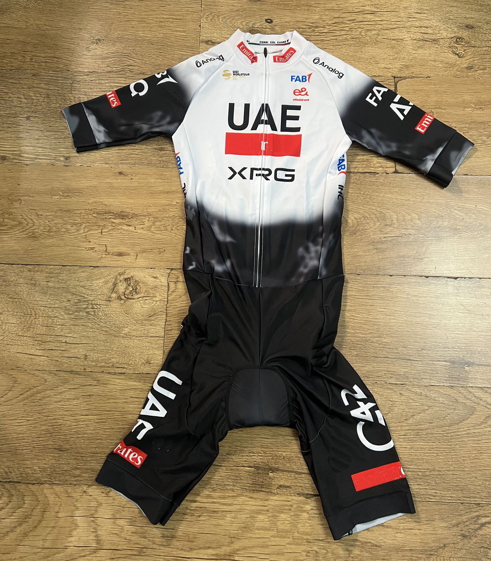 LASER CUT Skinsuit 2025 2026 U - огляд і ціна Cycling Gear Material