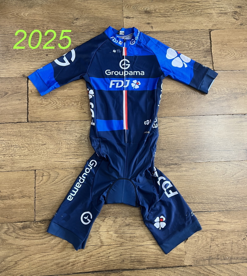 LASER CUT Skinsuit  2026 2025  - огляд і ціна Cycling Gear Material