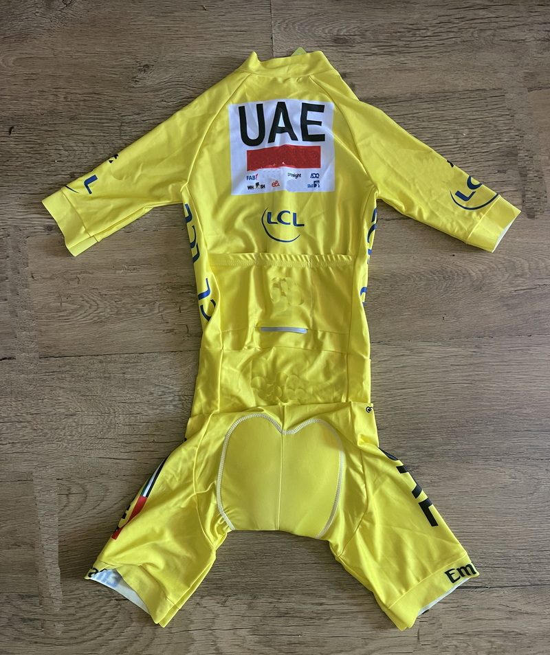 LASER CUT Skinsuit 2024 UAE TE - огляд і ціна Cycling Gear Material
